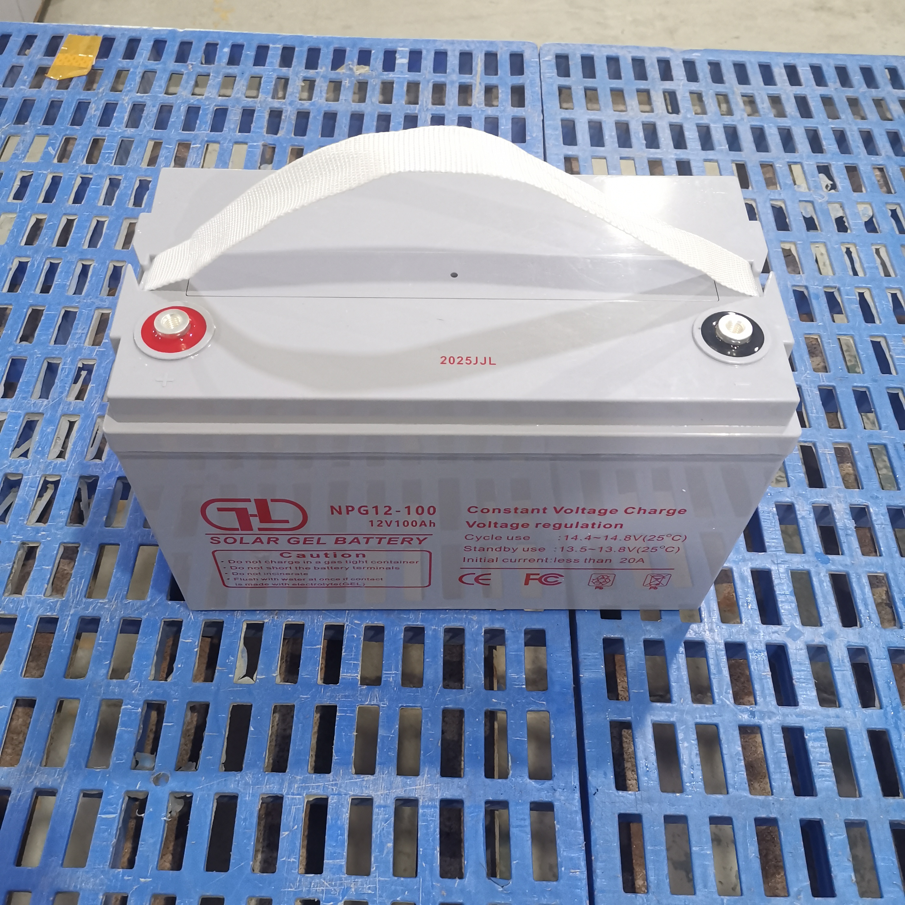 High Quality Maintenance-Free 12V 100AH Gel Battery - Deep Cycle Rechargeable AGM for Solar, Wind Power, Backup & Mobility Applications 4. 超高性价比版