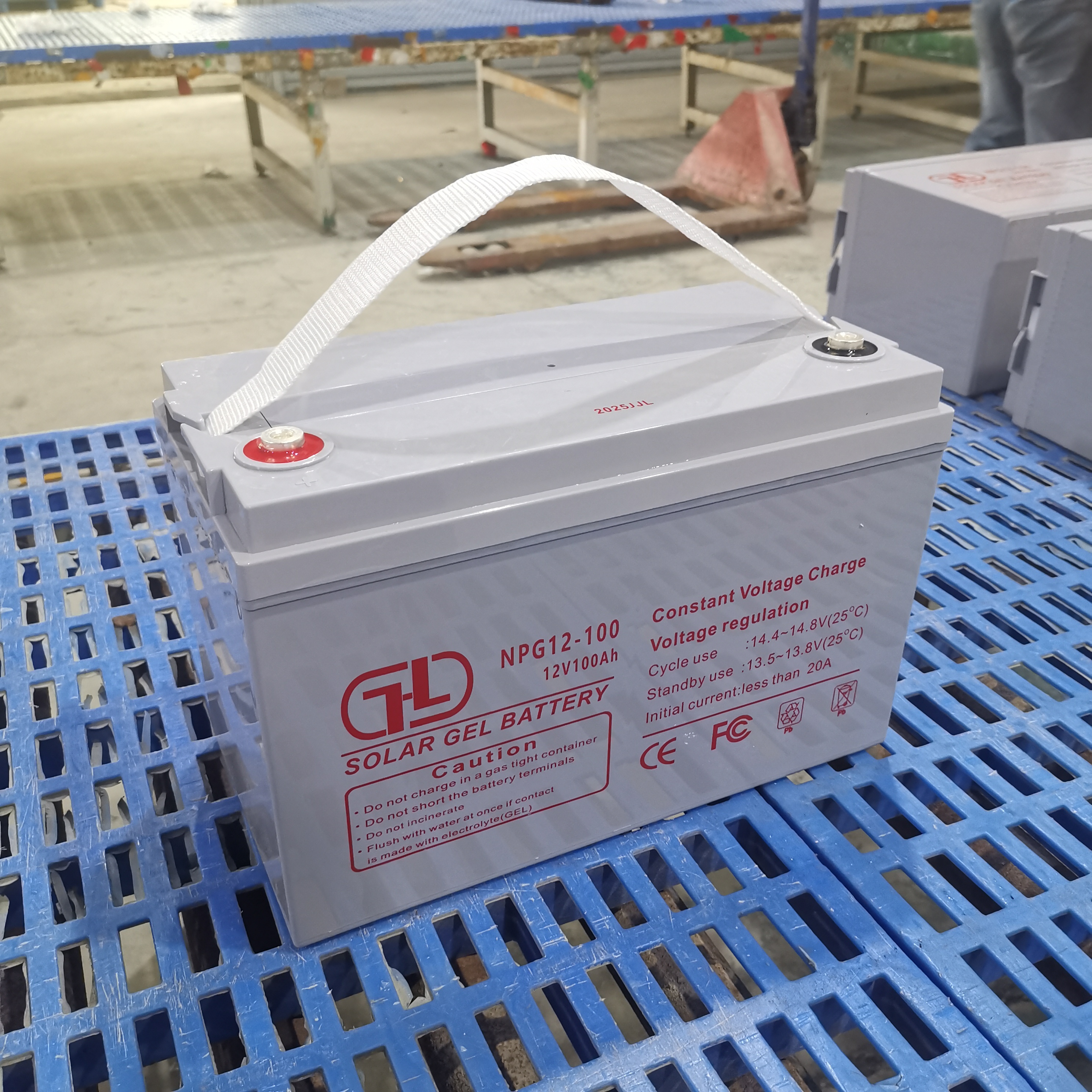 High Quality Maintenance-Free 12V 100AH Gel Battery - Deep Cycle Rechargeable AGM for Solar, Wind Power, Backup & Mobility Applications 4. 超高性价比版