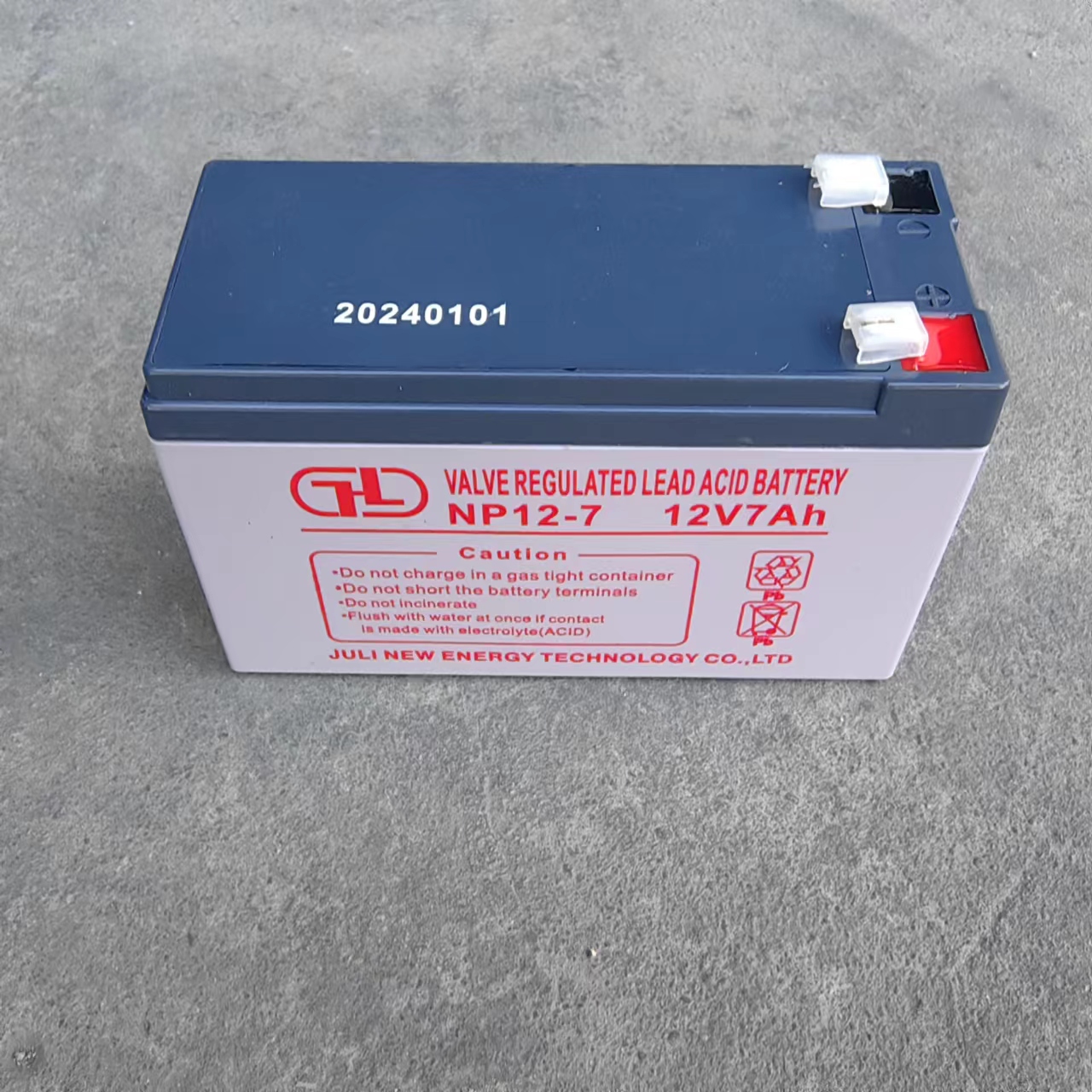 Your Guide To Choosing The Best RV Battery