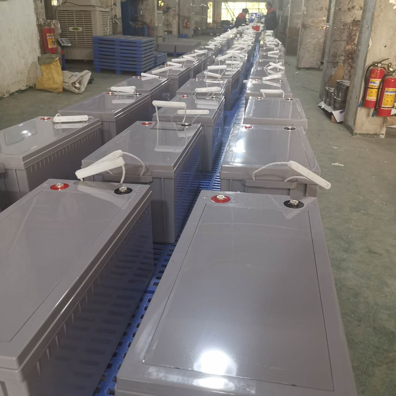 Lead-acid Solar Battery Have A Long Life of 3,000 Cycles 12V200ah Rechargeable Home Energy Storage Battery