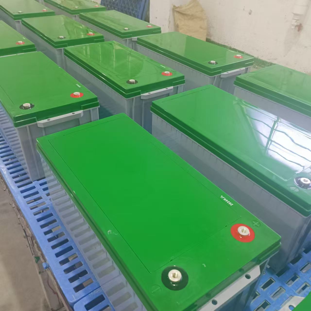 Superior Solar Storage: The Benefits of Gel Deep Cycle Batteries 12v200ah Power Your Solar Future