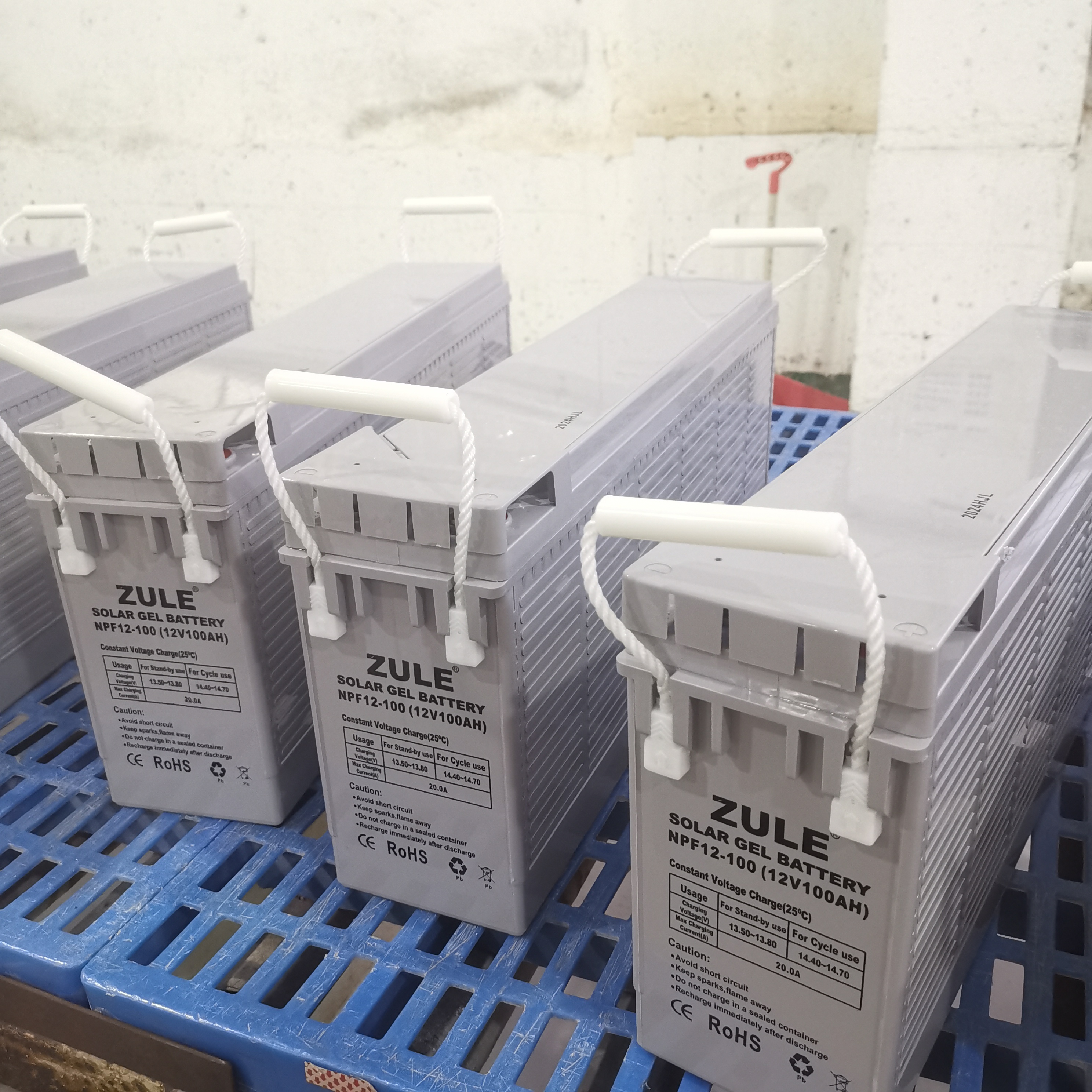 Solar deep cycle energy storage battery 12V100AhMaintenance-free front terminal battery for backup