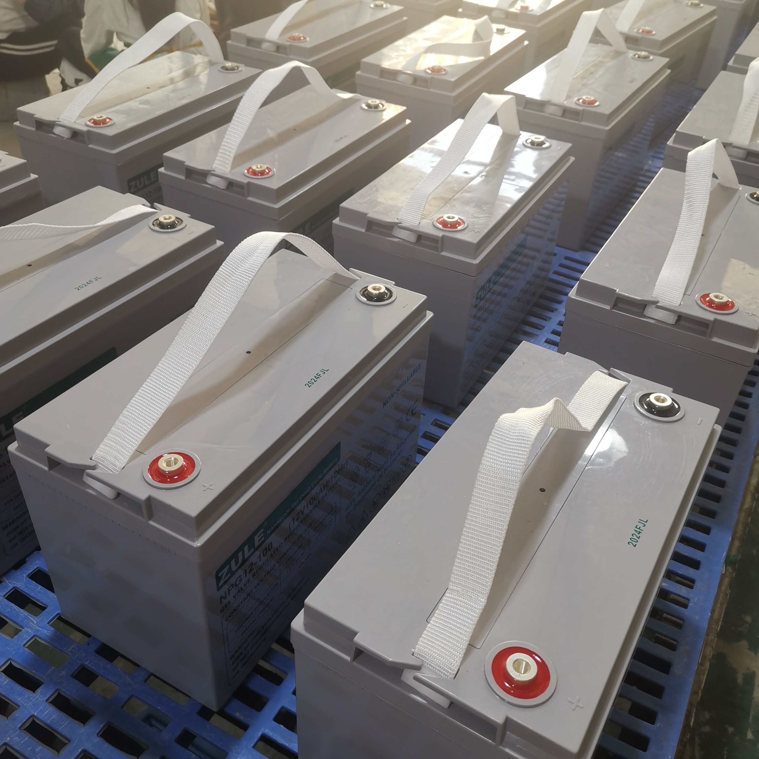 Essential Power 12V100AH Sealed Gel Battery - Reliable Backup for Solar Panels & Home Lighting for Home Energy Storge