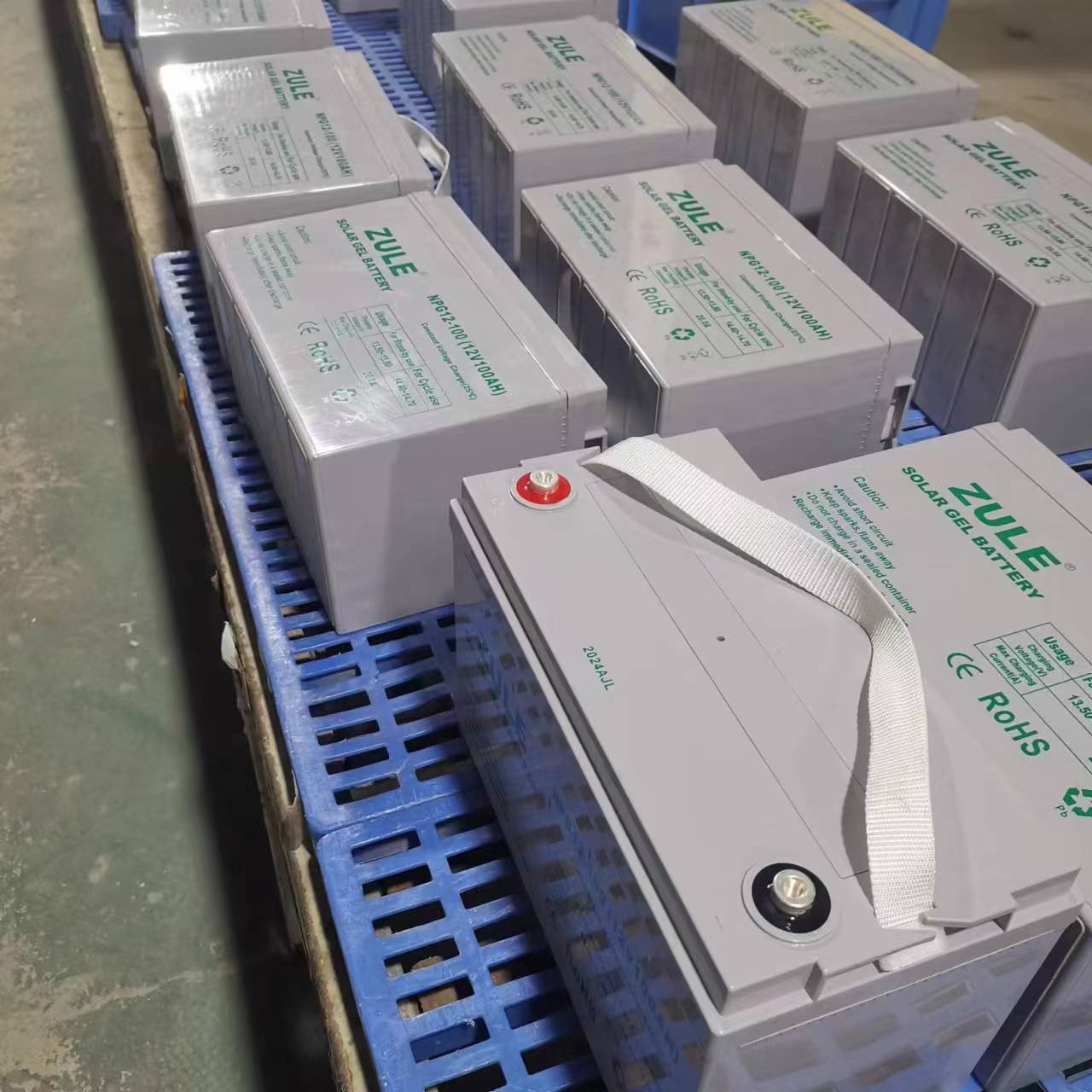 Factory Direct Solar Lead-acid Battery 12v100AH Rechargeable Gel Solar Savings Battery for Home Or Commercial