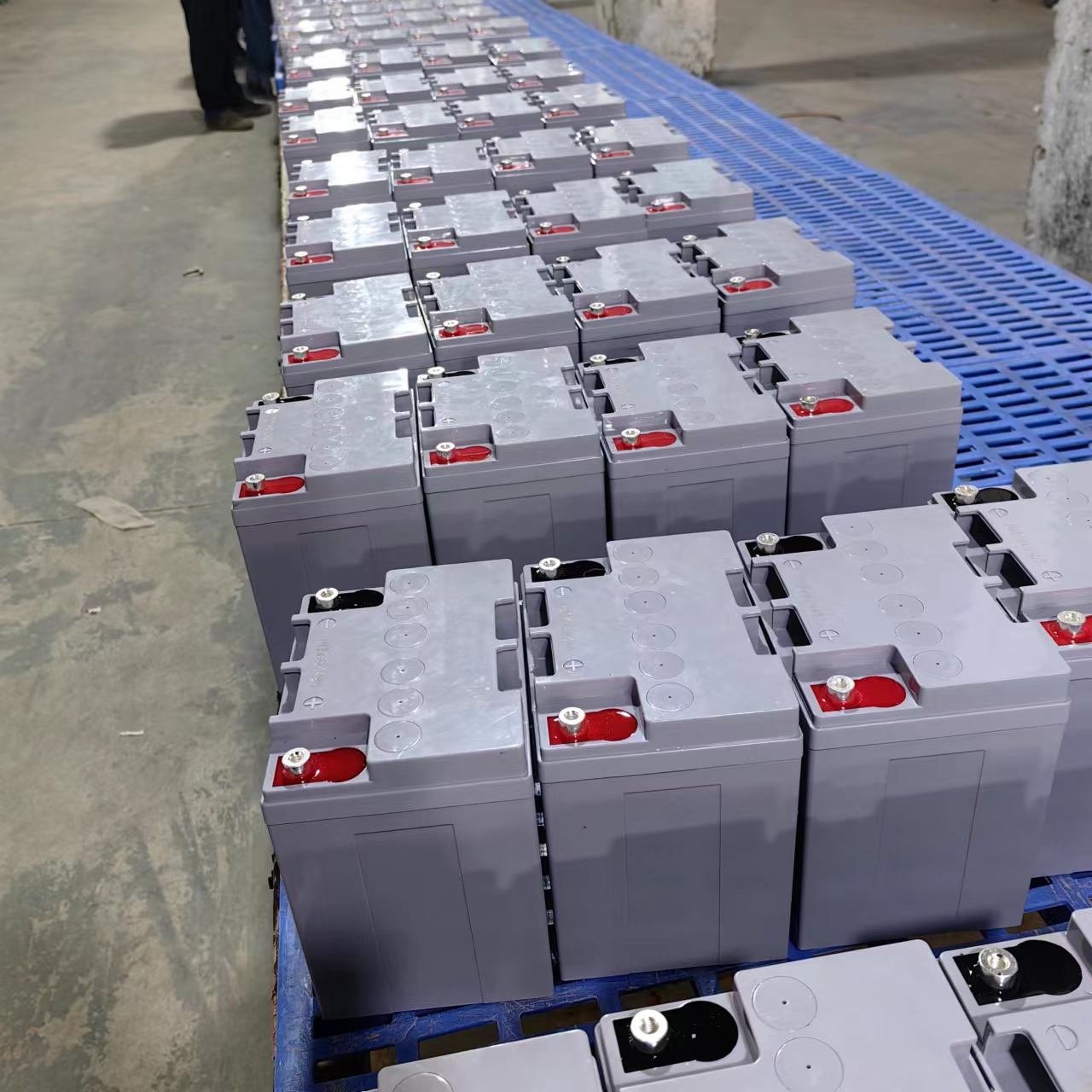 Rechargeable Environmental Friendly AGM Lead-acid Battery 12V24Ah Home Lighting Power Supply Battery