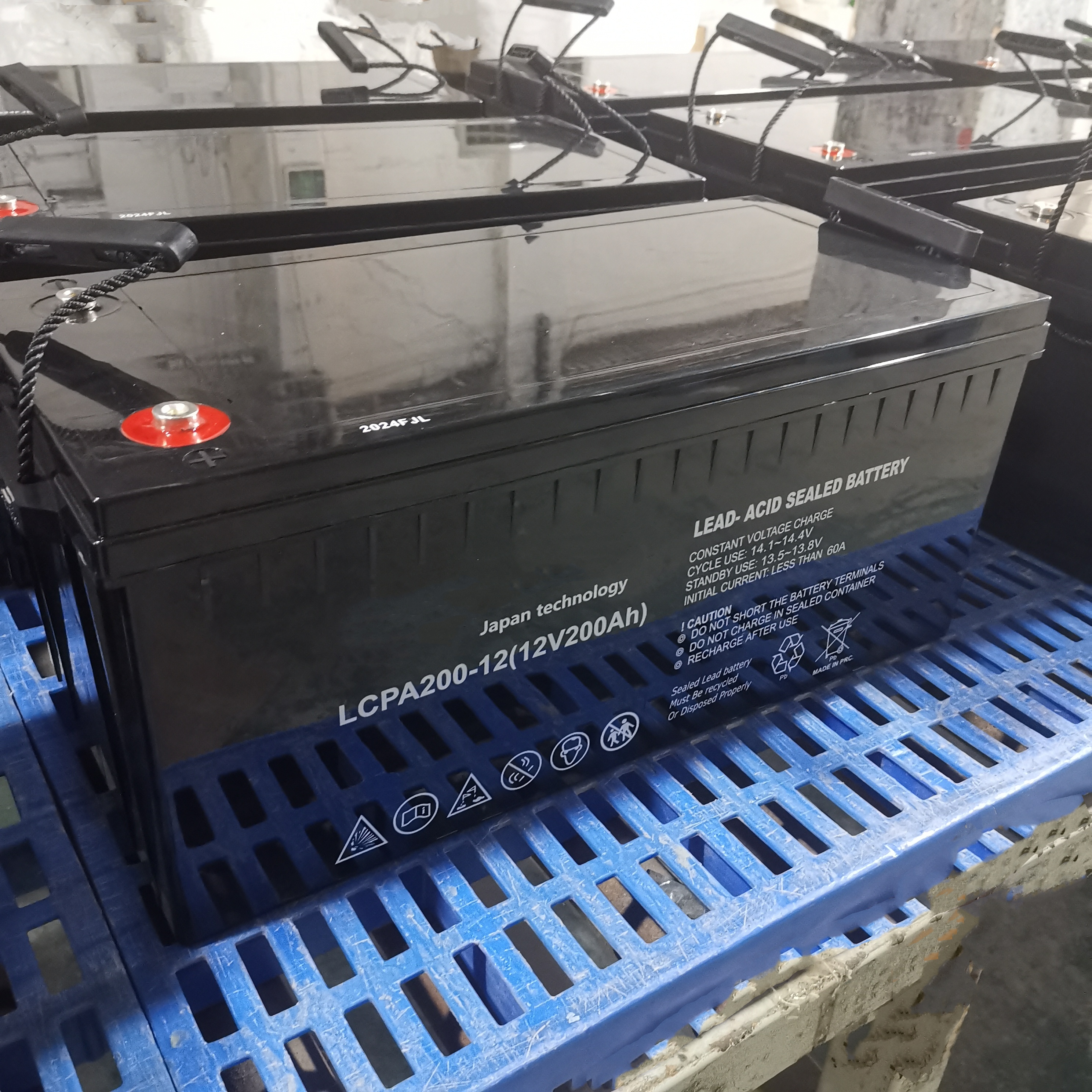 Efficient Maintenance-free Rechargeable 12v200AH Solar Lead-acid Battery for Solar Energy System