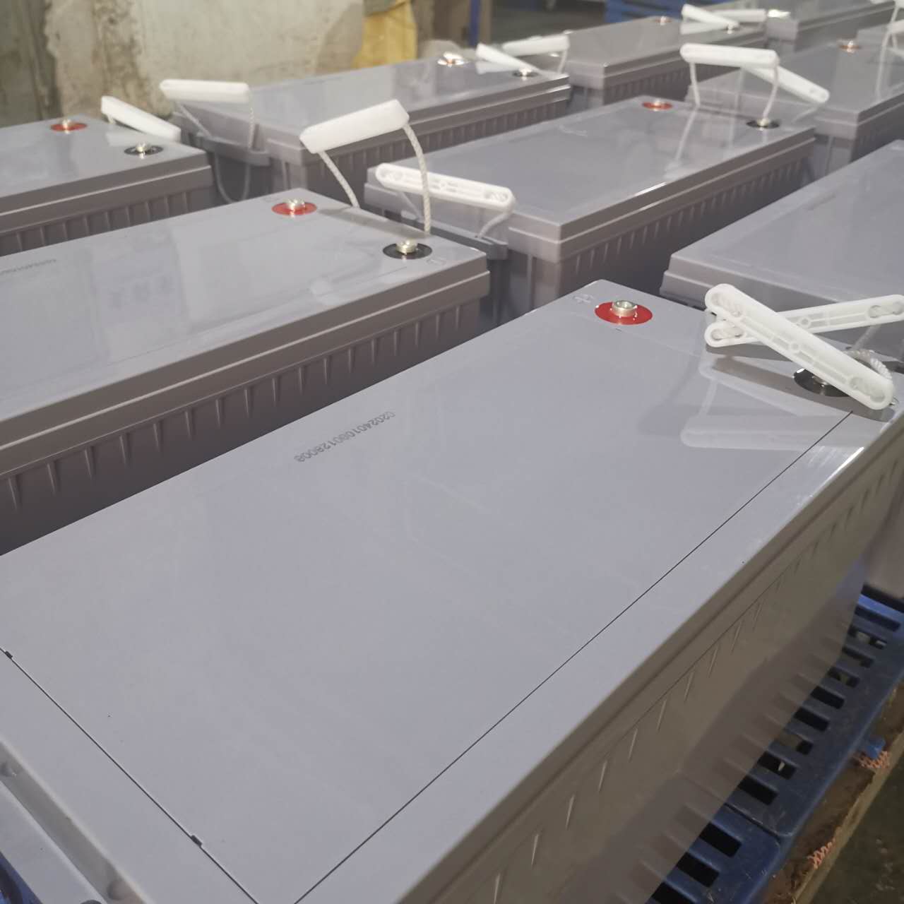 Photovoltaic Engineering Maintenance-free Solar Storage Battery 12v200AHUPS System Battery Manufacturer