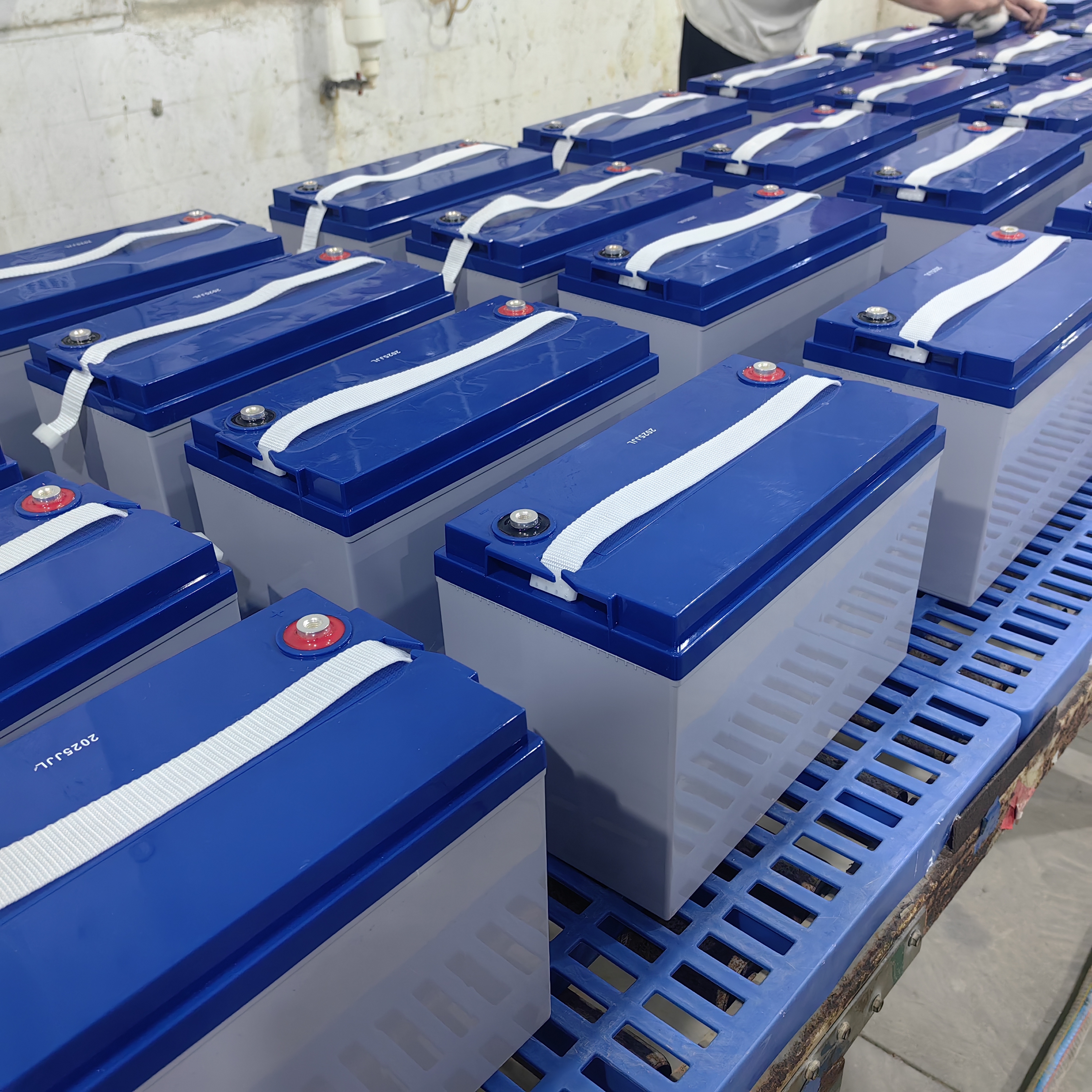 Factory Direct 12V 100Ah Solar Gel Battery – Deep Cycle Lead Acid Battery for Solar System, Custom Logo & OEM/ODM Available