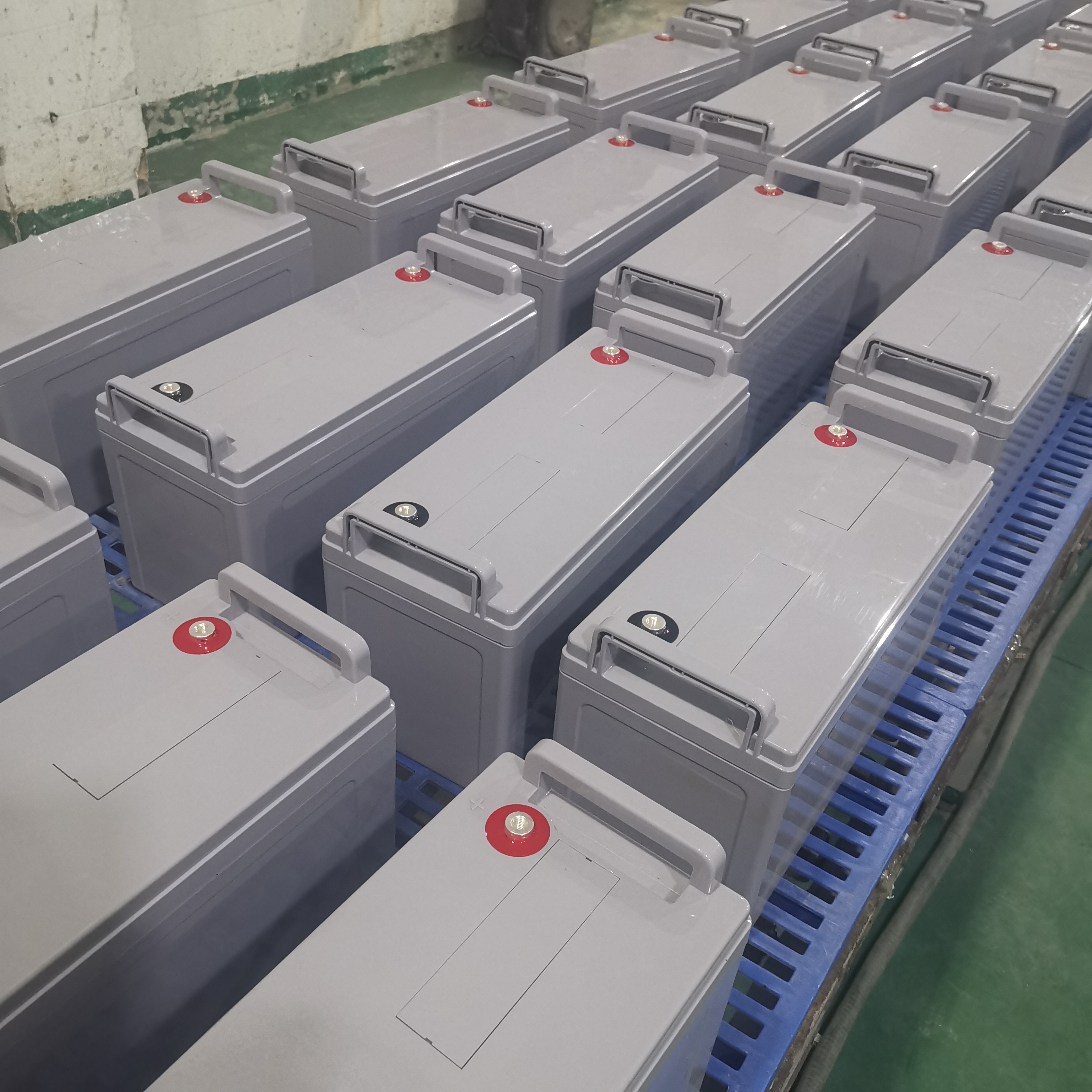 solar energy battery storage costs